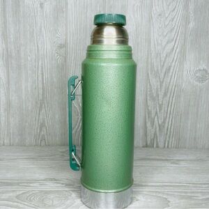 Vintage green Stanley insulated thermos quart size drinking cup